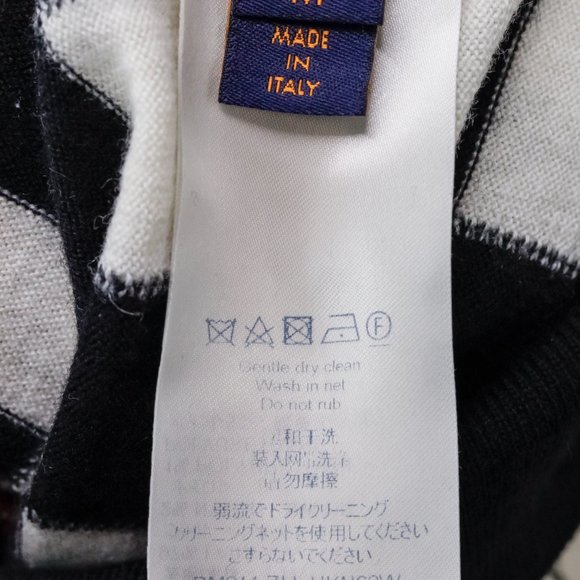 Louis Vuitton Distorted Damier Turtleneck - Picture 9 of 11